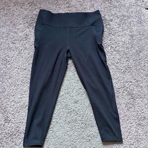 ⭐️⭐️⭐️Gap fit Black Capri leggings size XXLarge